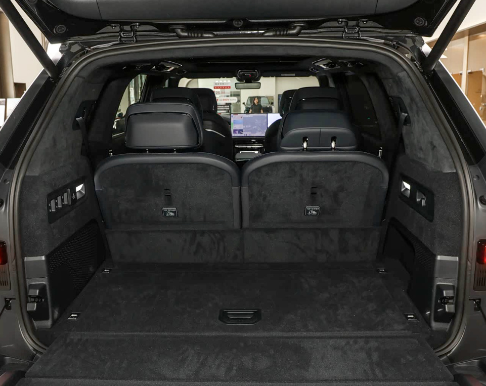 Zeekr 9X Hyper, черный