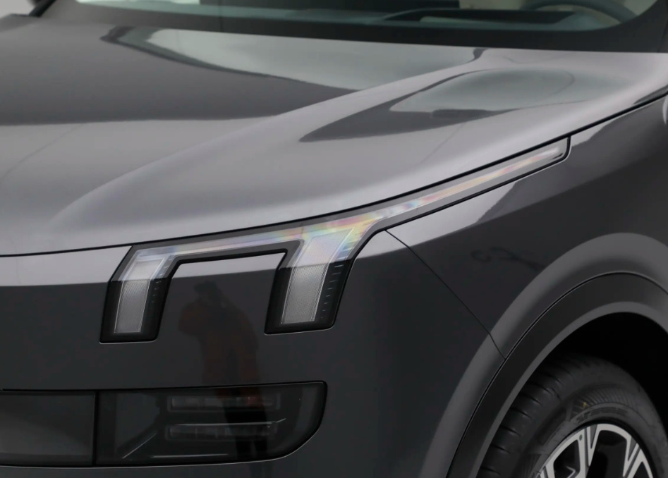 Lynk & Co 900 Ultra, серый