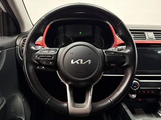 Kia Rio Luxe, 2021 года, пробег 30000 км