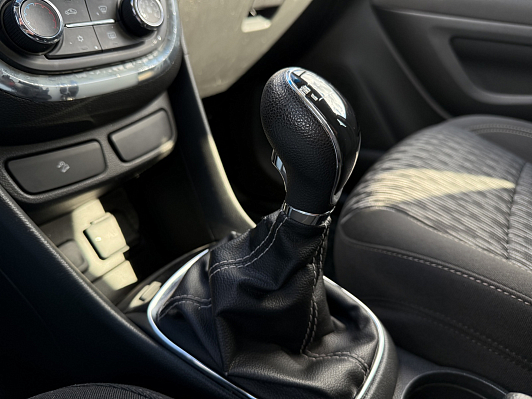 Opel Mokka Essentia, 2014 года, пробег 199314 км