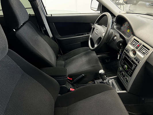 Lada (ВАЗ) Priora Люкс, 2011 года, пробег 111000 км