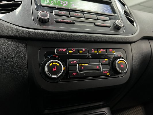 Volkswagen Tiguan Cup, 2013 года, пробег 214000 км