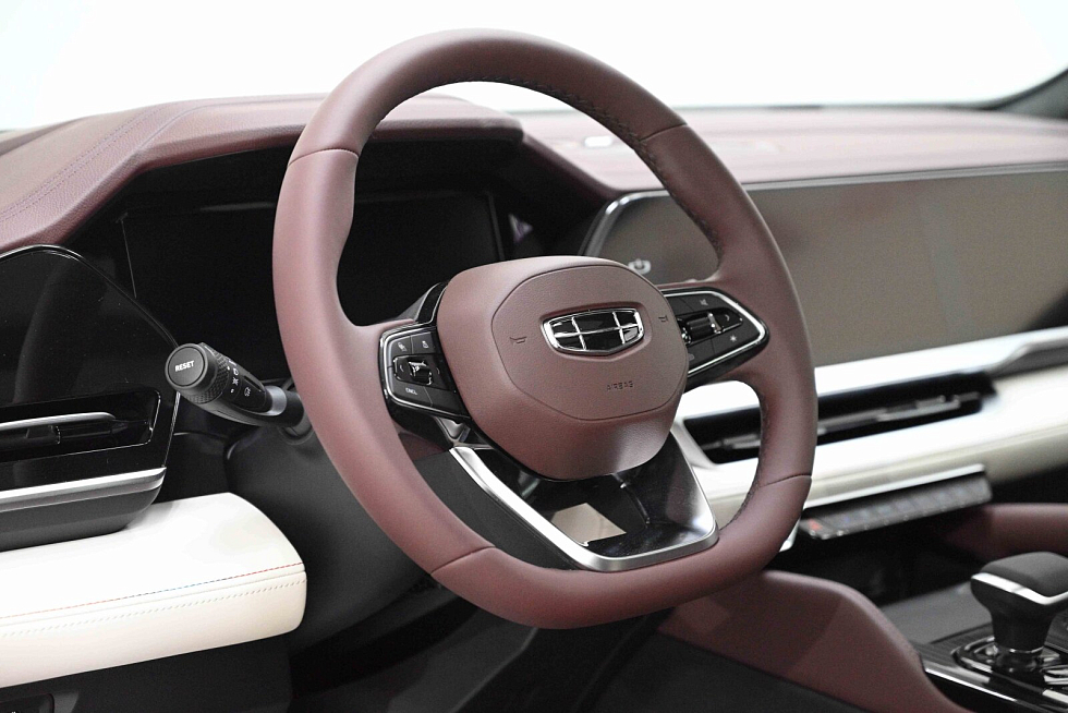 Geely Monjaro Exclusive (2023-2025), черный