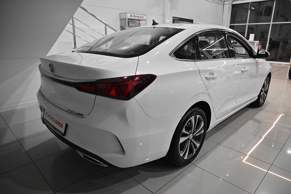 Changan Eado Plus Техно, серебряный