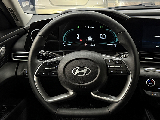 Hyundai Elantra LUX, 2024 года, пробег 36700 км