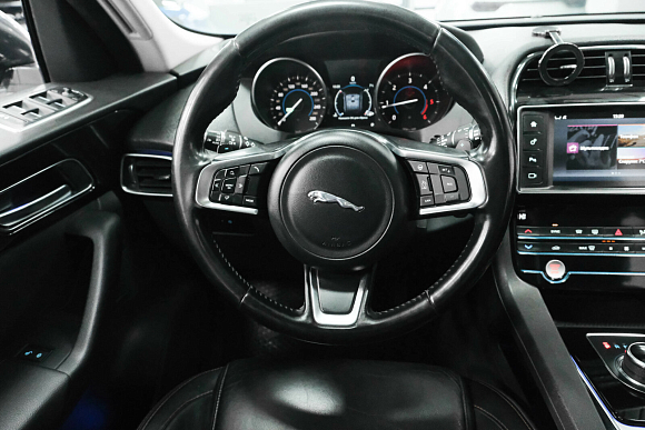 Jaguar F-Pace Pure, 2018 года, пробег 137210 км