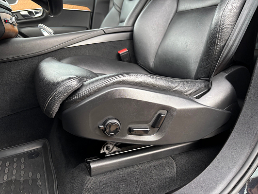 Volvo XC90 R-Design, 2020 года, пробег 80700 км