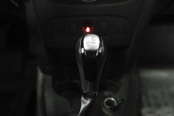 Renault Logan Stepway Life City, 2019 года, пробег 150000 км