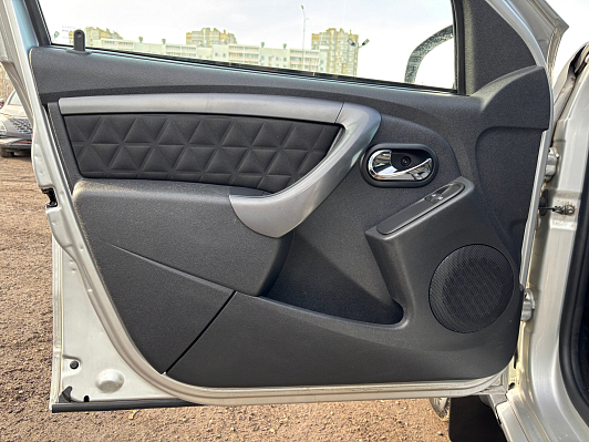 Renault Duster Dakar Edition, 2017 года, пробег 89800 км