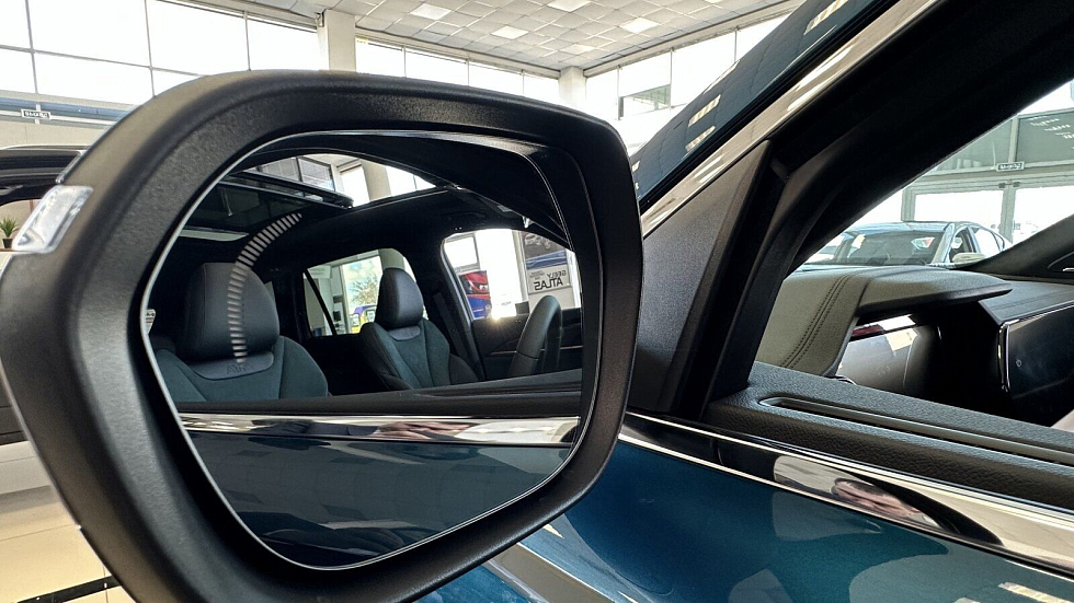 Geely Monjaro Exclusive, зеленый