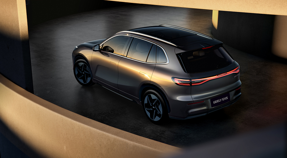 Geely EX5 Max, серебряный