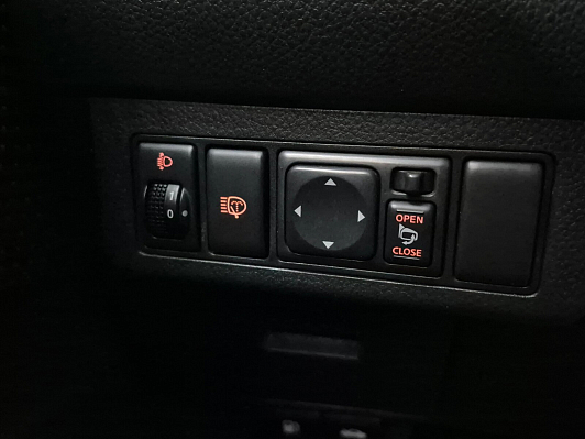 Nissan Tiida Elegance, 2010 года, пробег 284604 км