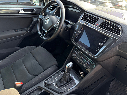 Volkswagen Tiguan Exclusive, 2018 года, пробег 133235 км