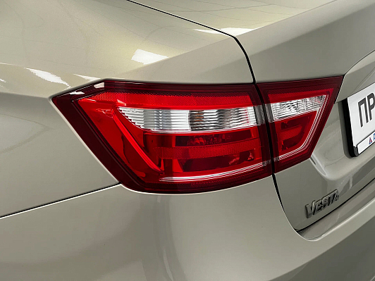 Lada (ВАЗ) Vesta Luxe, 2018 года, пробег 130000 км