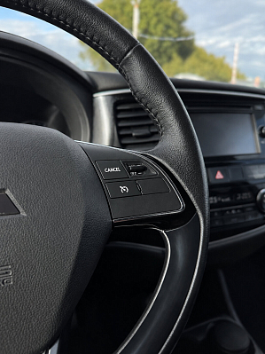 Mitsubishi Outlander Instyle, 2016 года, пробег 111826 км