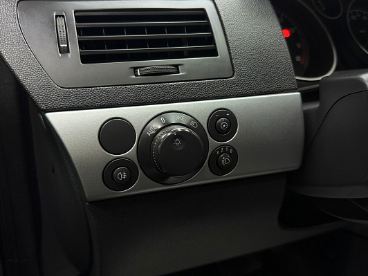 Opel Astra, 2012 года, пробег 174189 км