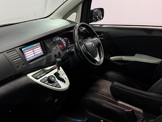 Toyota ISis, 2012 года, пробег 221686 км