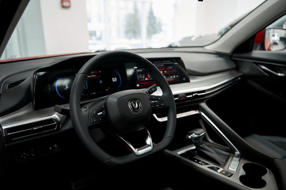 Changan CS35 Plus Техно, красный