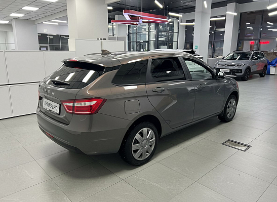 Lada (ВАЗ) Vesta Luxe, 2021 года, пробег 88000 км