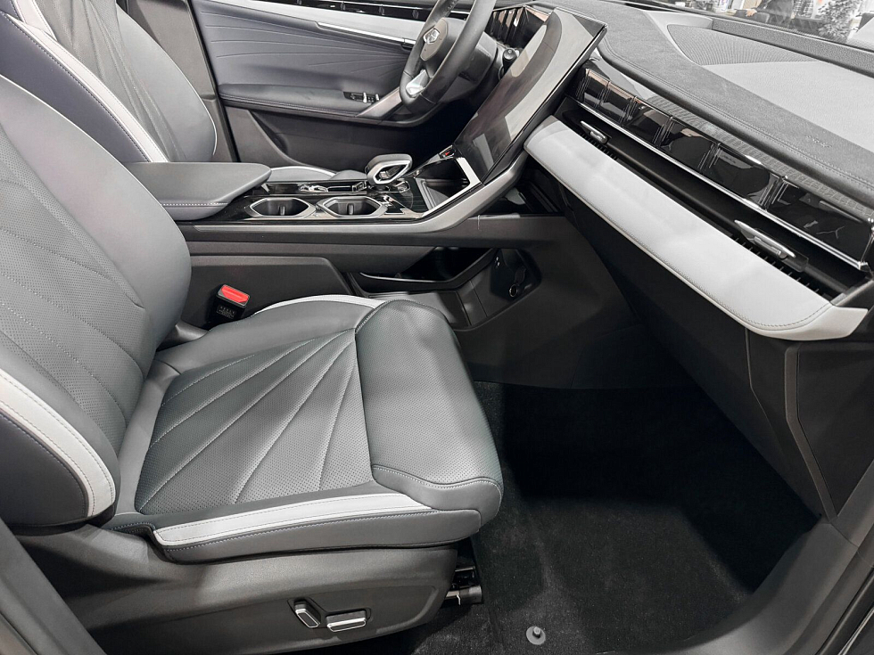 Geely Atlas Флагман, зеленый