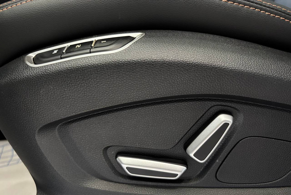 Geely Okavango Luxury, белый