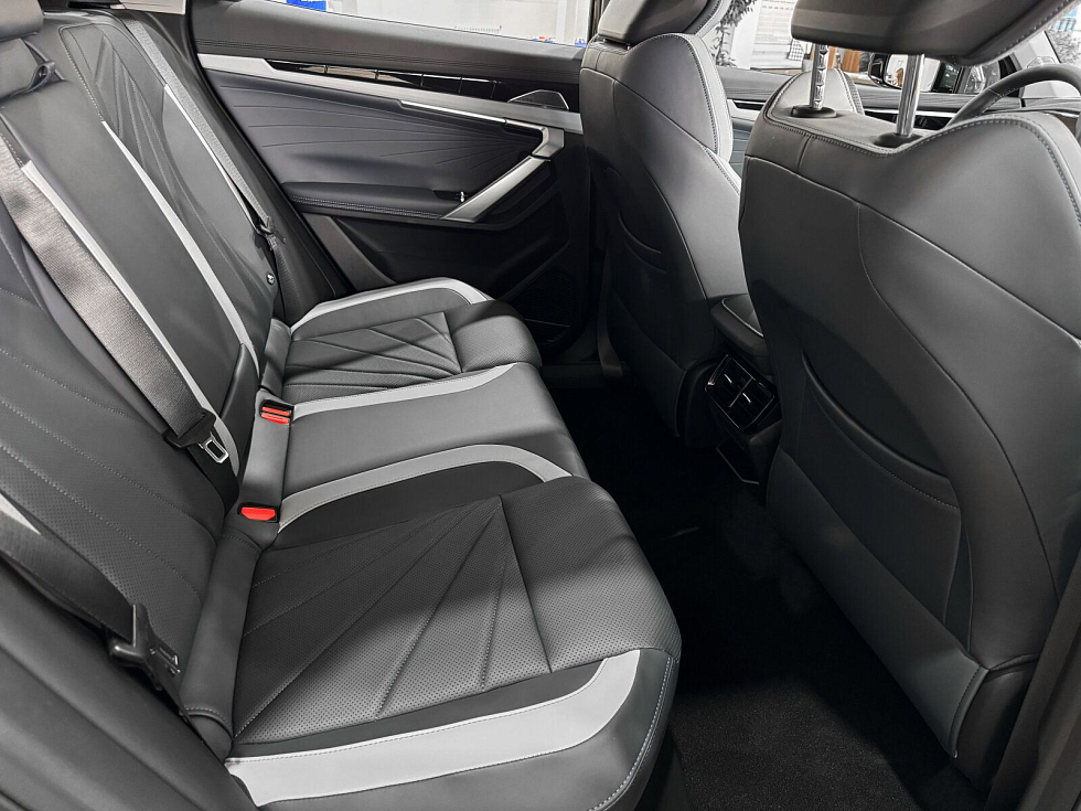 Geely Atlas Флагман, белый