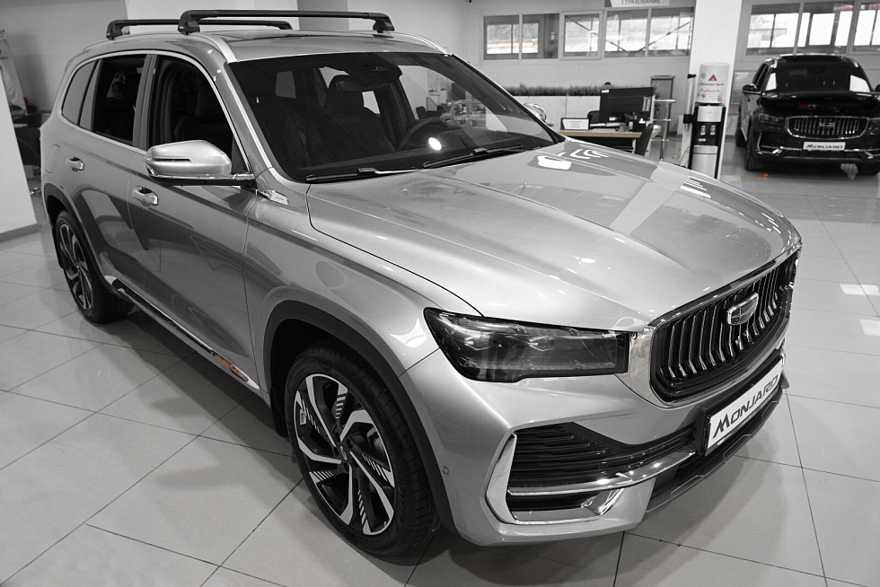 Geely Monjaro Люкс (2023-2025), серебряный