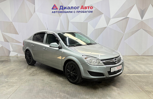 Opel Astra, 2012 года, пробег 174189 км