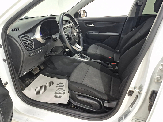 Kia Rio Luxe, 2020 года, пробег 63194 км