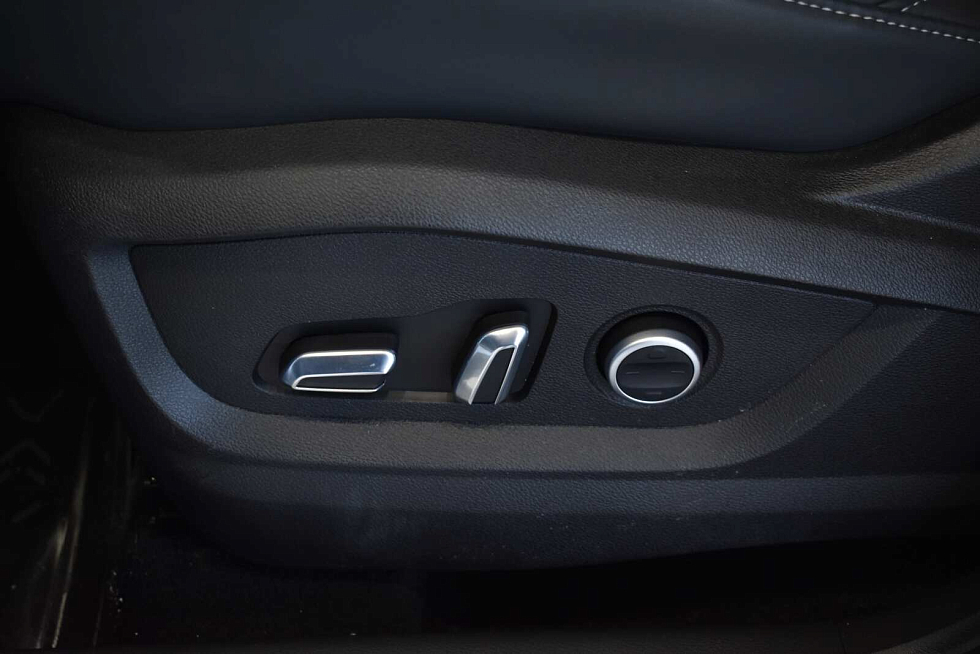 Chery Tiggo 8 Pro Max Ultimate 4WD, серебряный