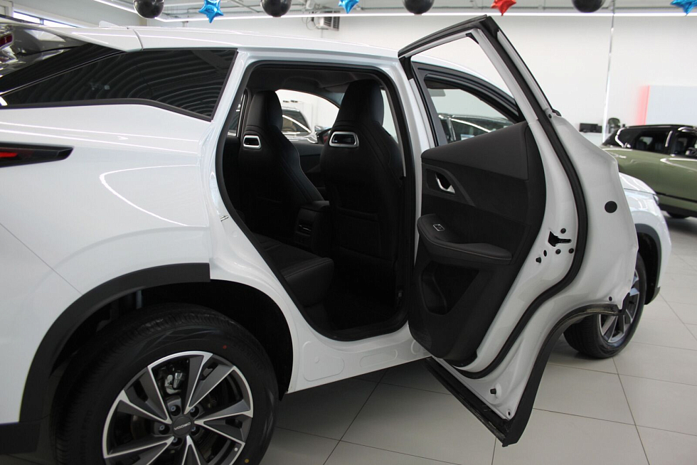 Omoda C5 Drive, белый