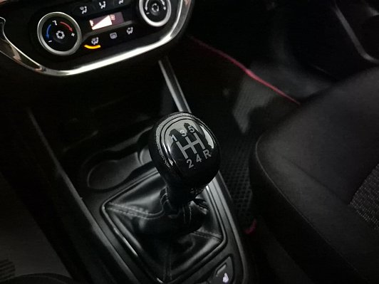 Lada (ВАЗ) Vesta Comfort, 2017 года, пробег 137903 км