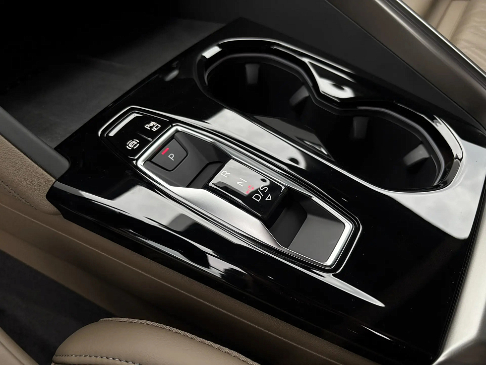 Audi Q5 Edition One TFSI quattro S tronic, белый