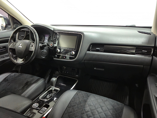 Mitsubishi Outlander Instyle, 2021 года, пробег 37140 км