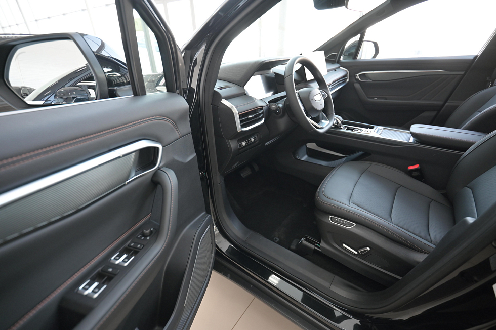 Geely Okavango Флагман, черный