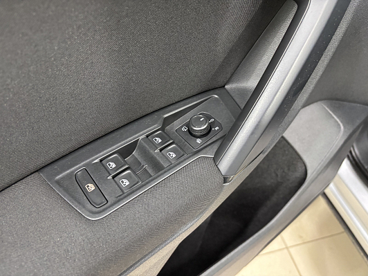 Volkswagen Tiguan Trendline, 2019 года, пробег 83853 км
