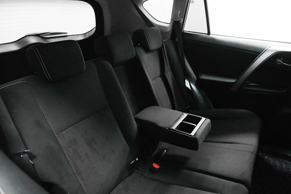 Toyota RAV4, 2015 года, пробег 227000 км