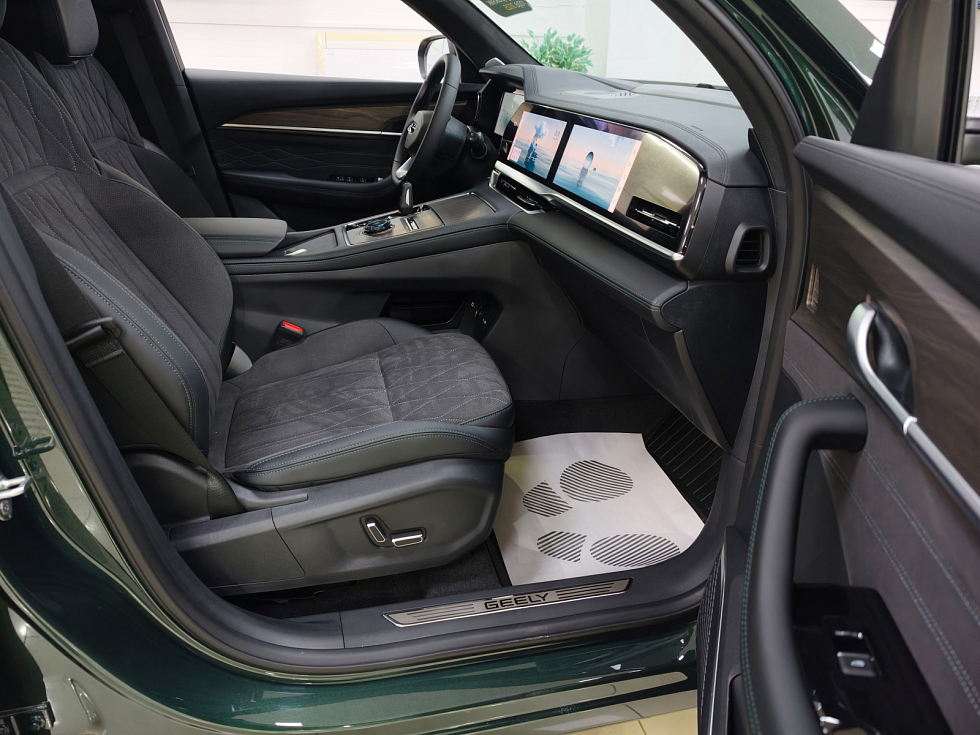 Geely Monjaro Флагман, зеленый