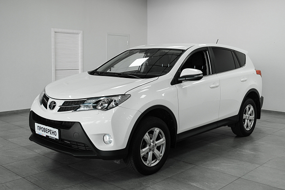 Toyota RAV4, 2015 года, пробег 122000 км