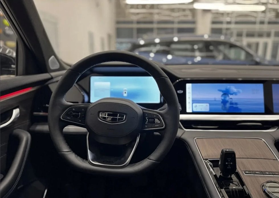 Geely Monjaro Люкс, серый