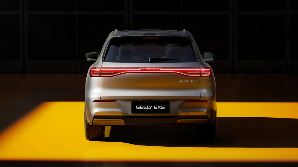 Geely EX5 Max, серебряный