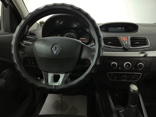 Renault Fluence, 2010 года, пробег 299691 км