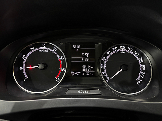 Skoda Rapid Hockey Edition Active, 2018 года, пробег 140000 км