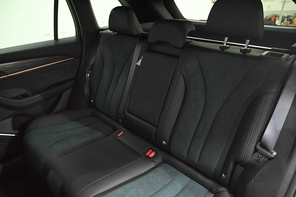 Geely Monjaro Flagship (2023-2025), синий