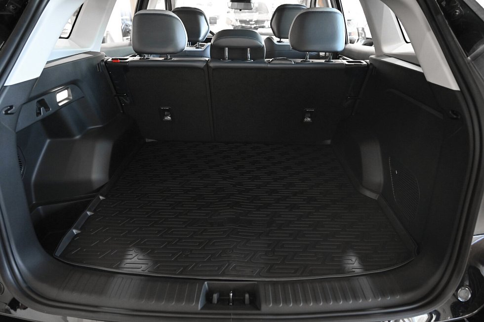 Geely Atlas Люкс, черный