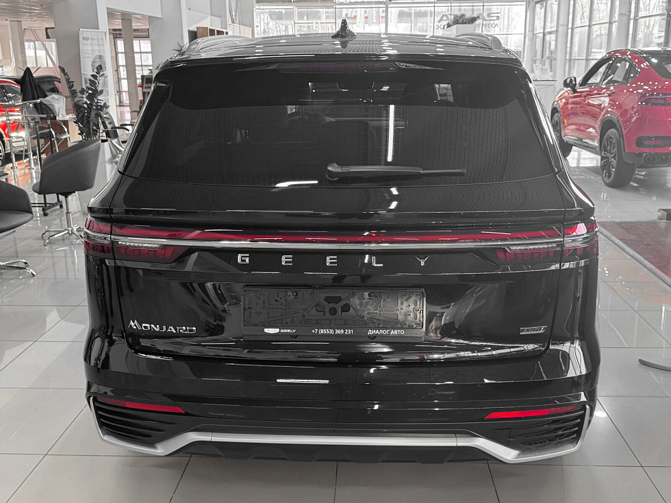 Geely Monjaro Люкс, черный