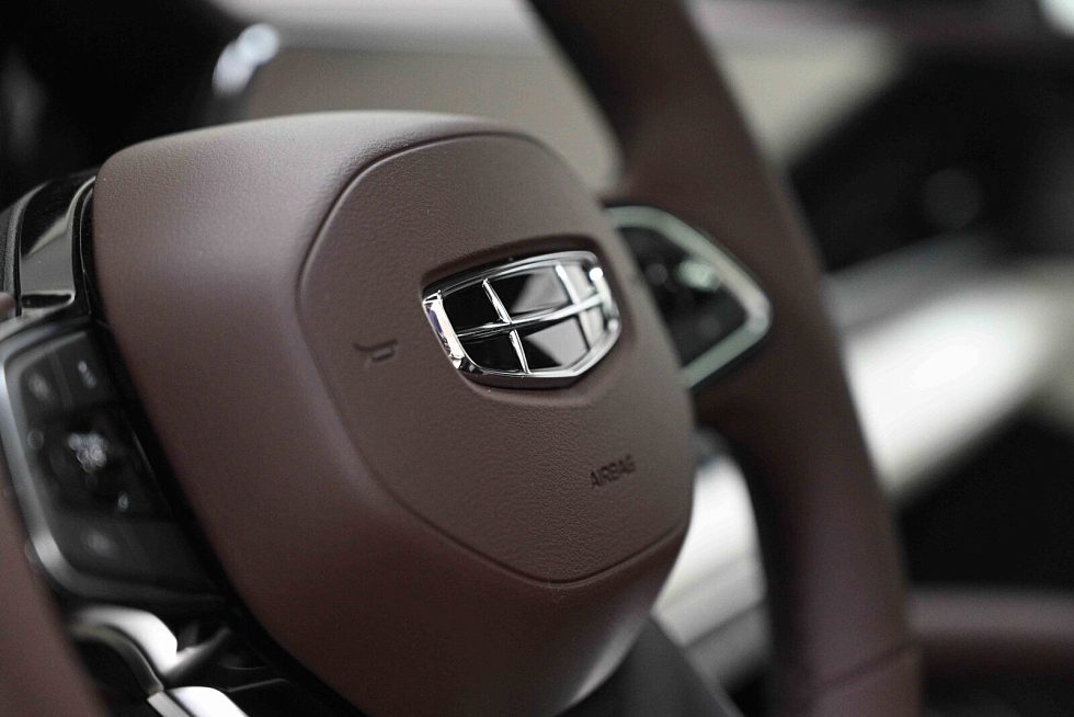 Geely Monjaro Flagship (2023-2025), черный