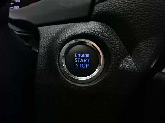 Toyota RAV4 Комфорт, 2019 года, пробег 103658 км