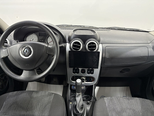Renault Logan, 2011 года, пробег 181937 км