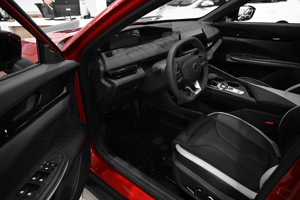 Changan UNI-V LX, красный